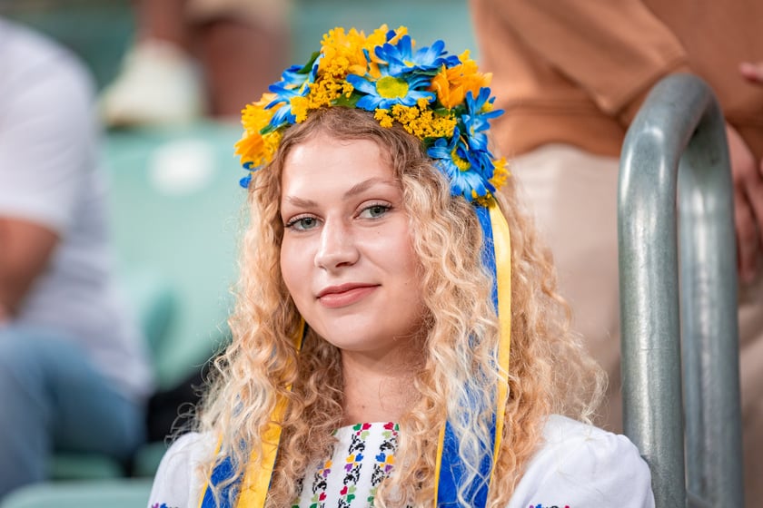 Kibice na meczu Ukraina - Francja na Tarczyński Arenie we Wrocławiu