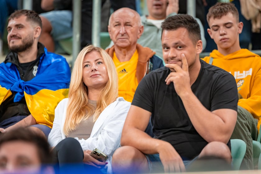 Kibice na meczu Ukraina - Francja na Tarczyński Arenie we Wrocławiu