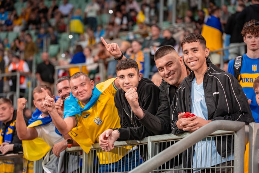 Kibice na meczu Ukraina - Francja na Tarczyński Arenie we Wrocławiu