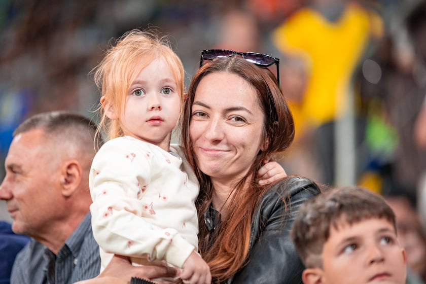 Kibice na meczu Ukraina - Francja na Tarczyński Arenie we Wrocławiu