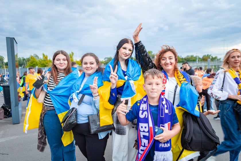Kibice w drodze na mecz Ukraina - Francja we Wrocławiu