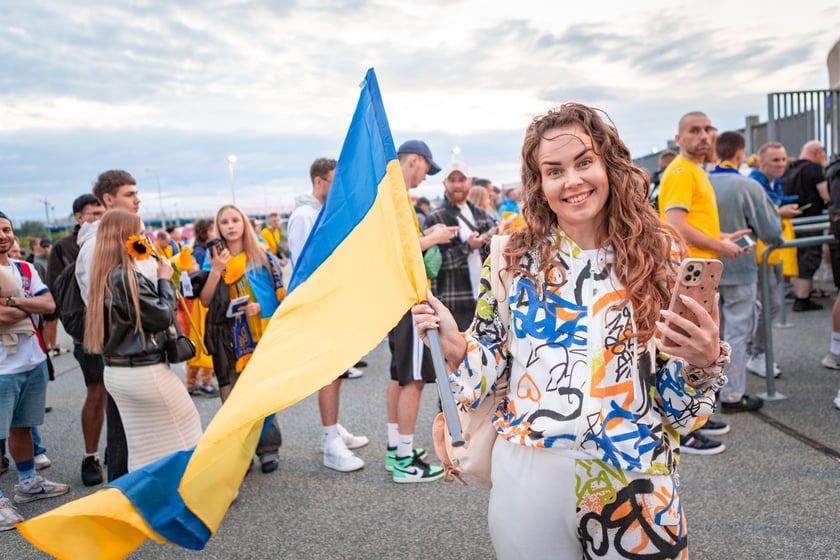 Kibice w drodze na mecz Ukraina - Francja we Wrocławiu