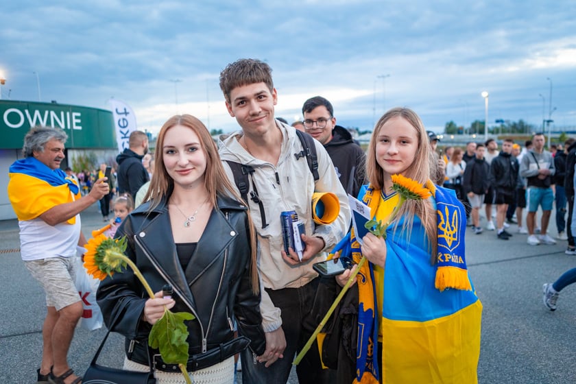 Kibice w drodze na mecz Ukraina - Francja we Wrocławiu