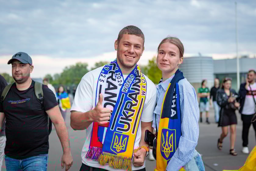 Kibice w drodze na mecz Ukraina - Francja we Wrocławiu