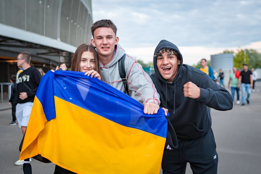 Kibice w drodze na mecz Ukraina - Francja we Wrocławiu