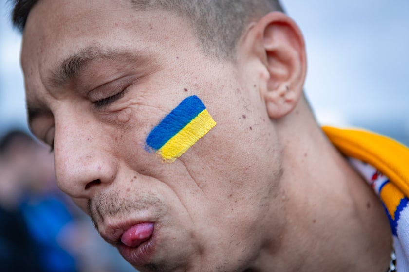 Kibice w drodze na mecz Ukraina - Francja we Wrocławiu