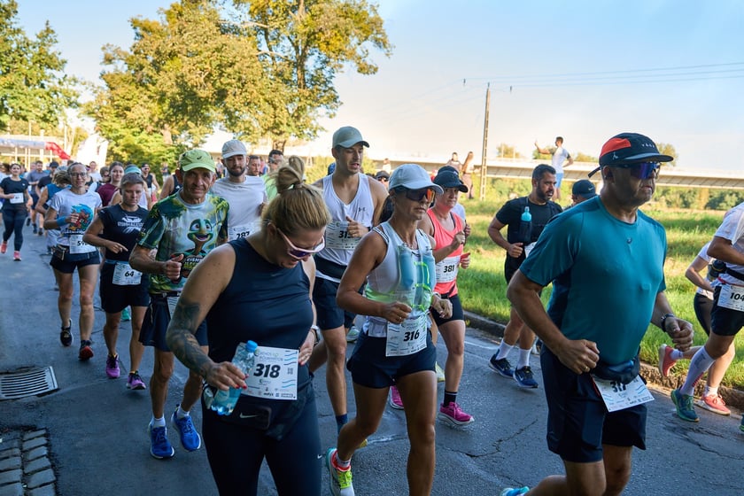 Orthos H2O P&oacute;łmaraton 2025