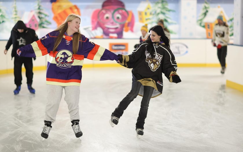 Sobotę 22 listopada 2025 r. ruszyło lodowisko na Tarczyński Arenie