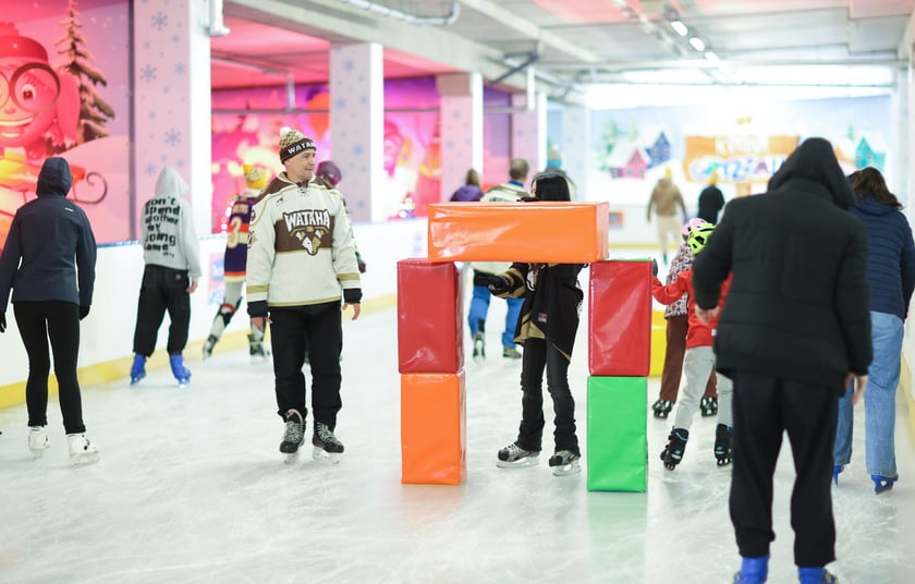 Sobotę 22 listopada 2025 r. ruszyło lodowisko na Tarczyński Arenie