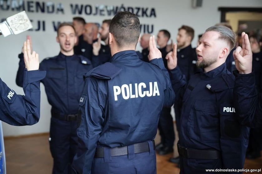 Ślubowanie nowych policjantów we Wrocławiu