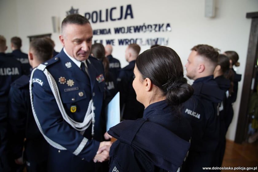 Ślubowanie nowych policjantów we Wrocławiu