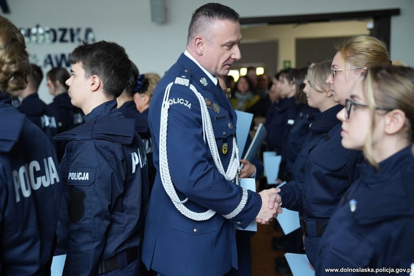 Ślubowanie nowych policjantów we Wrocławiu