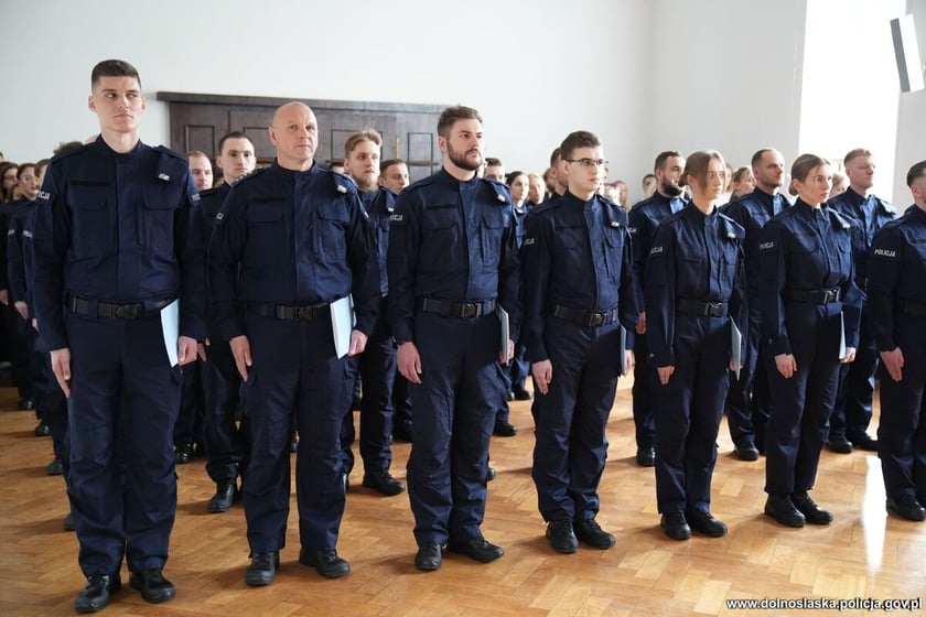 Ślubowanie nowych policjantów we Wrocławiu