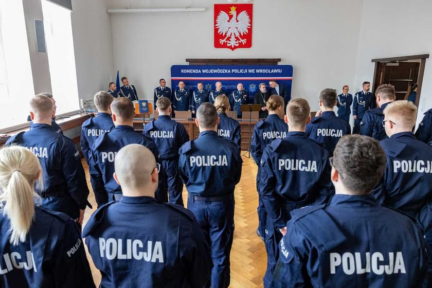 Ślubowanie nowych policjantów we Wrocławiu