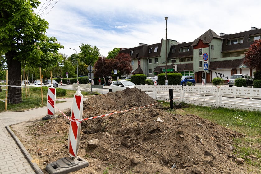 Oporów. Trwa przebudowa skrzyżowania Wiejskiej z Mokronoską i Awicenny. Zdjęcie przedstawia zaawansowanie prac na dzień 6 maja 2026