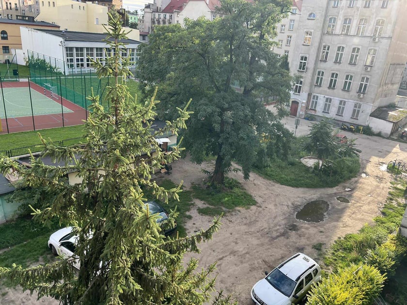 Przed rozpoczęciem prac - podwórko  Prusa, Poniatowskiego, Oleśnicka i Żeromskiego