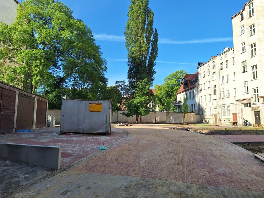 Podwórko Prusa, Poniatowskiego, Oleśnicka, Żeromskiego