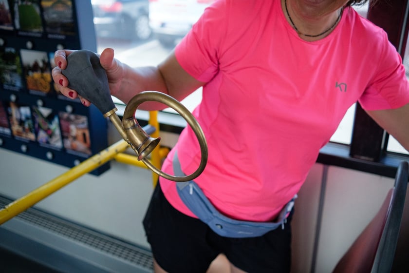 Autobus WRO75 z grą