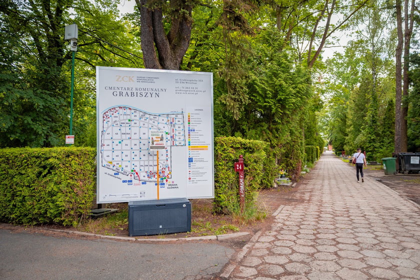 Bezpłatne wypożyczalnie narzędzi pilotażowo działają na cmentarzach Grabiszyńskim i Osobowickim we Wrocławiu