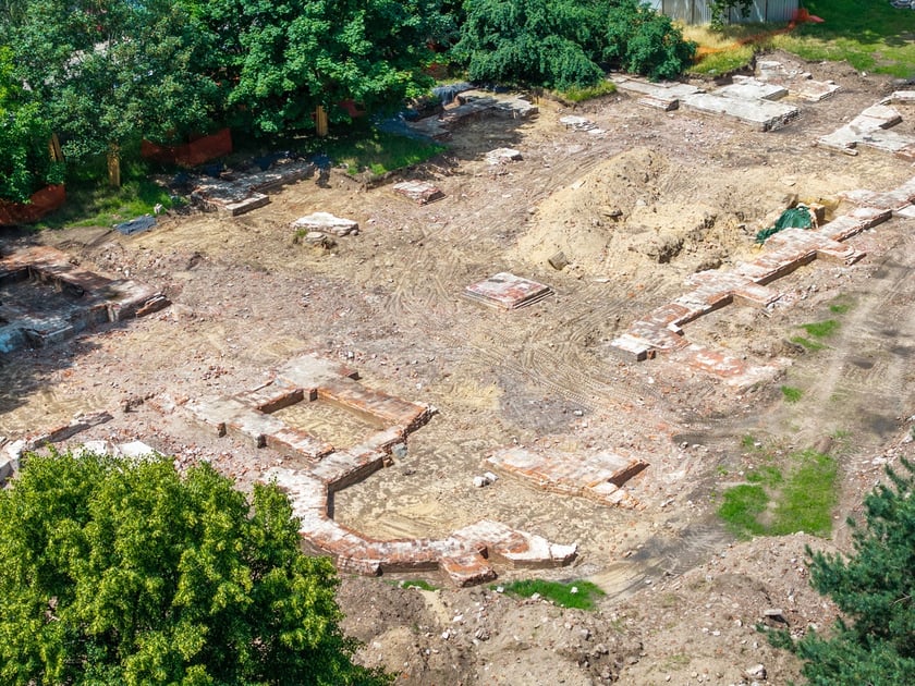 Na skwerze przy ul. Rybackiej prowadzone są prace archeologiczne