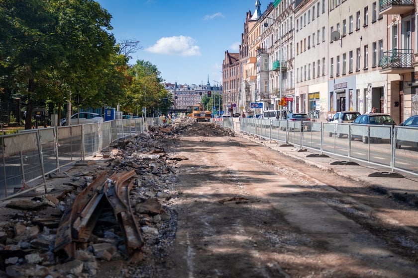 Remont torowiska na ulicy Trzebnickiej