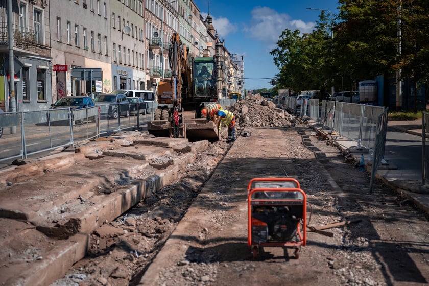 Remont torowiska na ulicy Trzebnickiej
