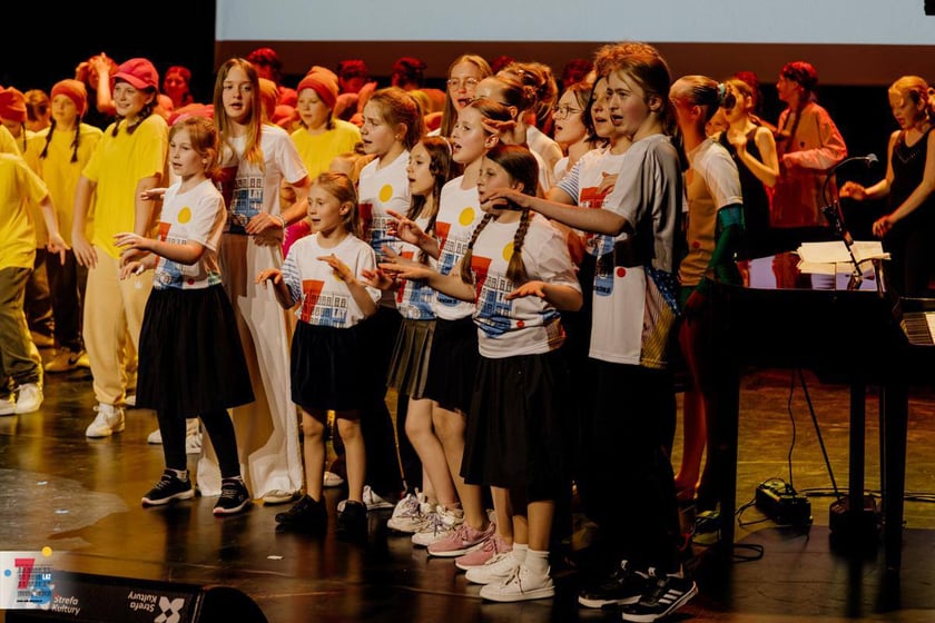 Koncert Jubileuszowy 75-lecia Młodzieżowego Domu Kultury im. Mikołaja Kopernika