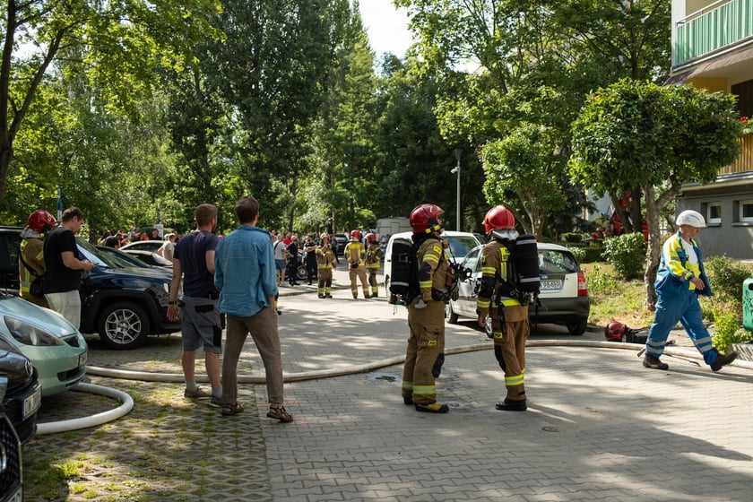 Pojazdy straży pożarnej potrzebują do manewrowania znacznie więcej miejsca, niż samochody osobowe