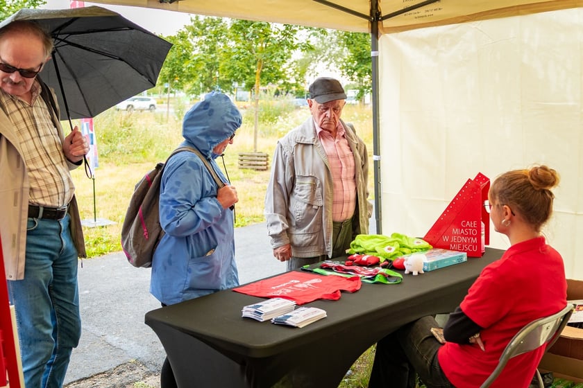 Piknik "Wakacje z Wroclaw.pl" pod wzgórzem Gajowym