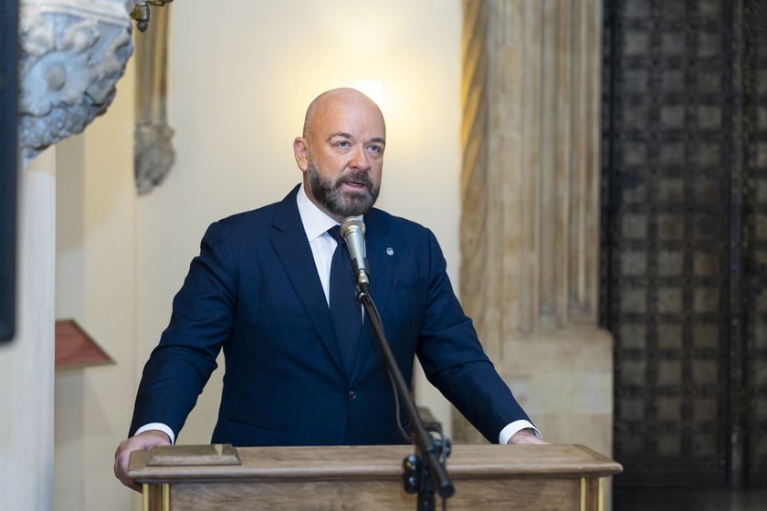 Uroczystość wręczenia aktów na stopień nauczyciela mianowanego we Wrocławiu, 26 sierpnia 2026 z udziałem prezydenta Wrocławia, Jacka Sutryka