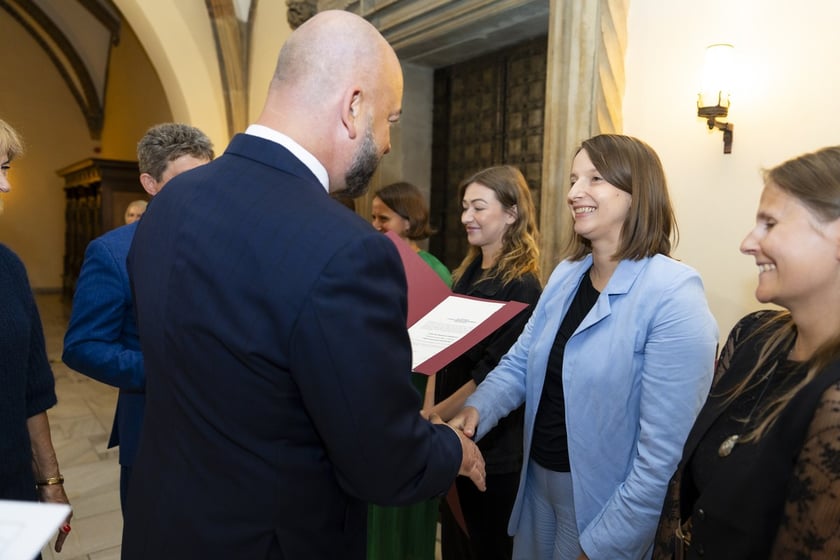 Uroczystość wręczenia aktów na stopień nauczyciela mianowanego we Wrocławiu, 26 sierpnia 2026 z udziałem prezydenta Wrocławia, Jacka Sutryka