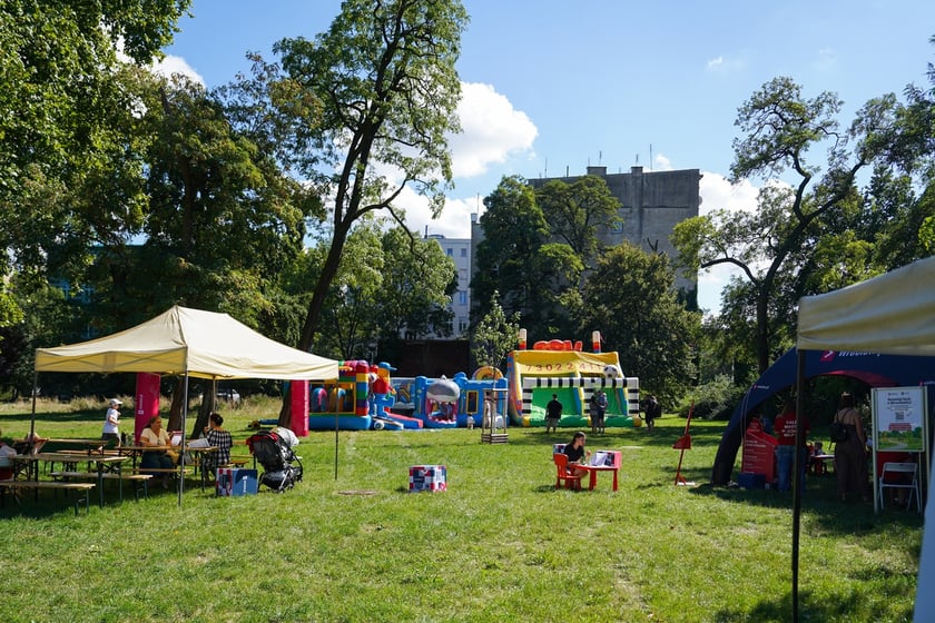 Piknik w parku parku im. Lesława Węgrzynowskiego
