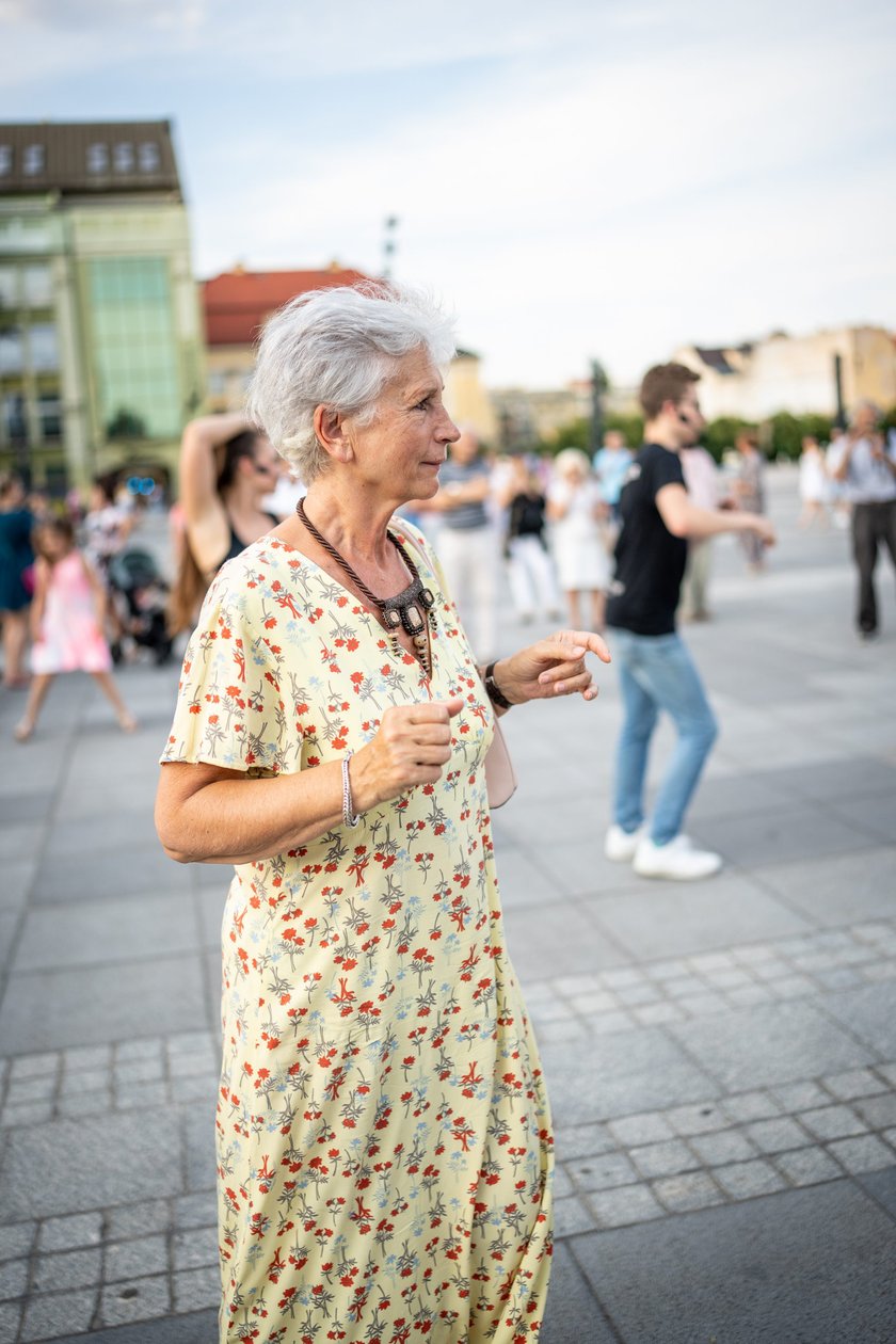 Pl. Wolności stał się wielkim tanecznym parkietem we Wrocławiu, 25.06.2022 r.