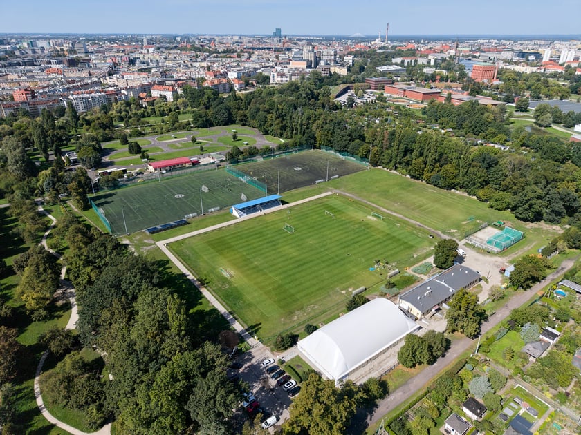 Budowa systemu nawodnienia na Stadionie Sportowym Oławka na Niskich Łąkach, wrzesień 2026