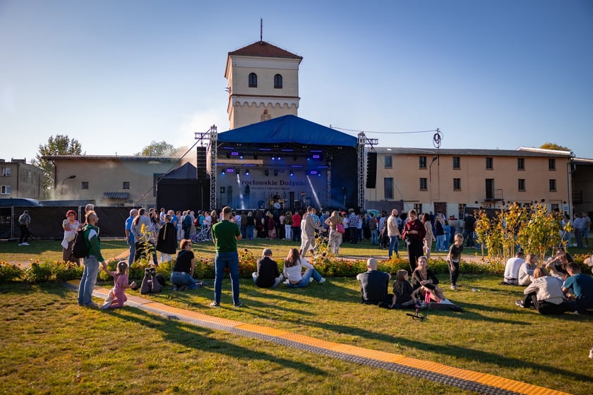 Koncert zespołu Enej podczas Wrocławskich Dożynek MIejsko-Uniwersyteckich w Pawłowicach