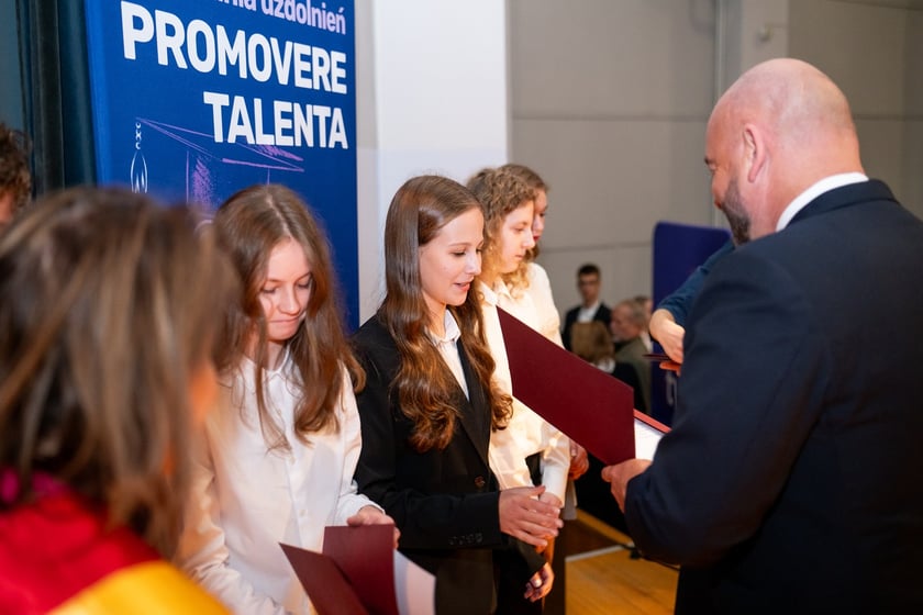 Stypendia dla uczniów w ramach „Wrocławskiego Programu Wspierania Uzdolnionych - PROMOVERE TALENTA”