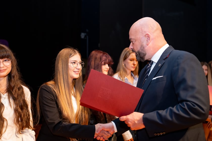 Stypendia dla uczniów w ramach „Wrocławskiego Programu Wspierania Uzdolnionych - PROMOVERE TALENTA”