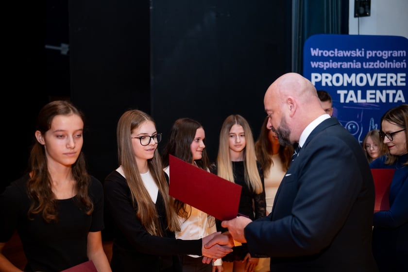 Stypendia dla uczniów w ramach „Wrocławskiego Programu Wspierania Uzdolnionych - PROMOVERE TALENTA”