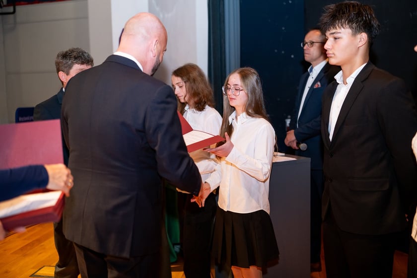 Stypendia dla uczniów w ramach „Wrocławskiego Programu Wspierania Uzdolnionych - PROMOVERE TALENTA”