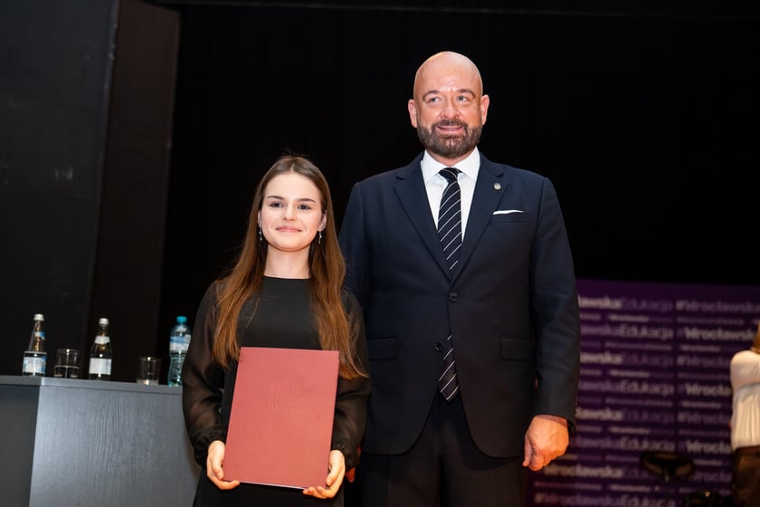 Stypendia dla uczniów w ramach „Wrocławskiego Programu Wspierania Uzdolnionych - PROMOVERE TALENTA”