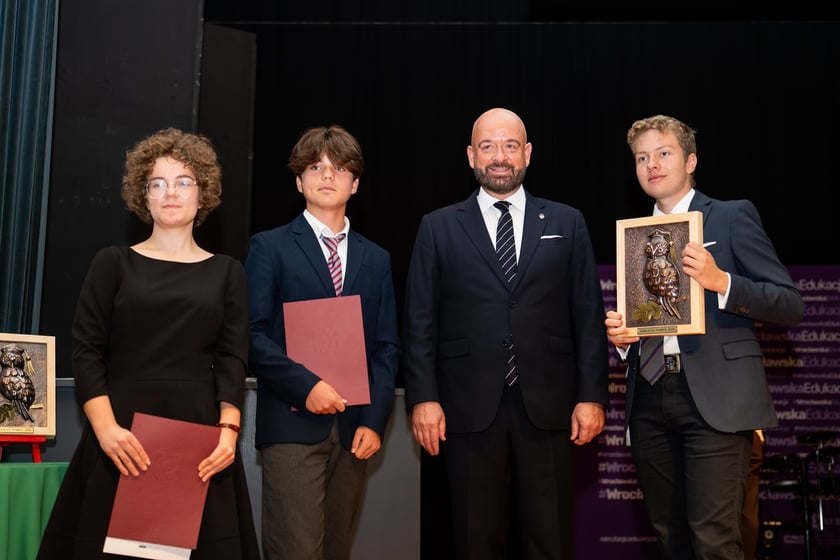 Stypendia dla uczniów w ramach „Wrocławskiego Programu Wspierania Uzdolnionych - PROMOVERE TALENTA”