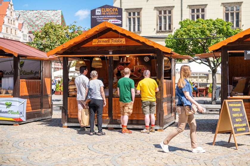 Portugalskie smaki to babeczki, pastel de nata, pierogi.