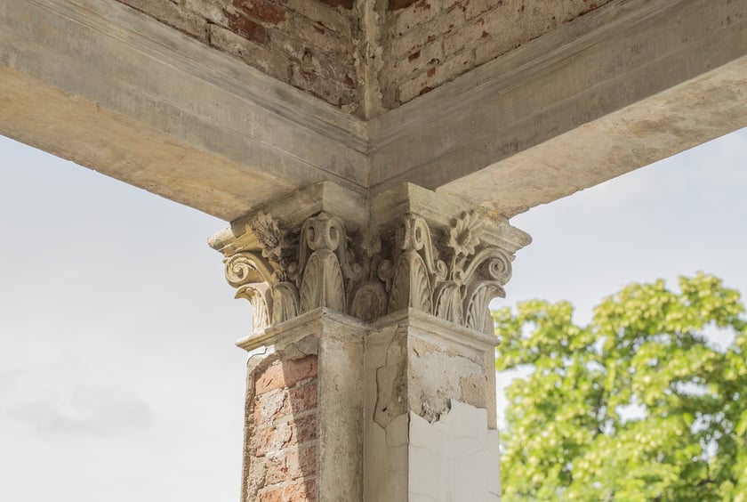 Bastion Sakwowy przechodzi gruntowną renowację. Na budowie trwają intensywne prace