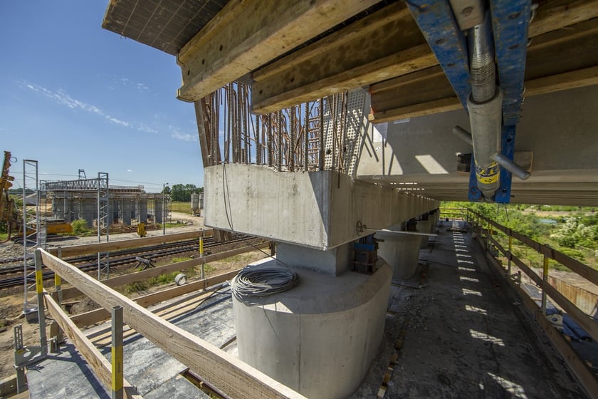 wiadukt kolejowy obwodnica Leśnicy