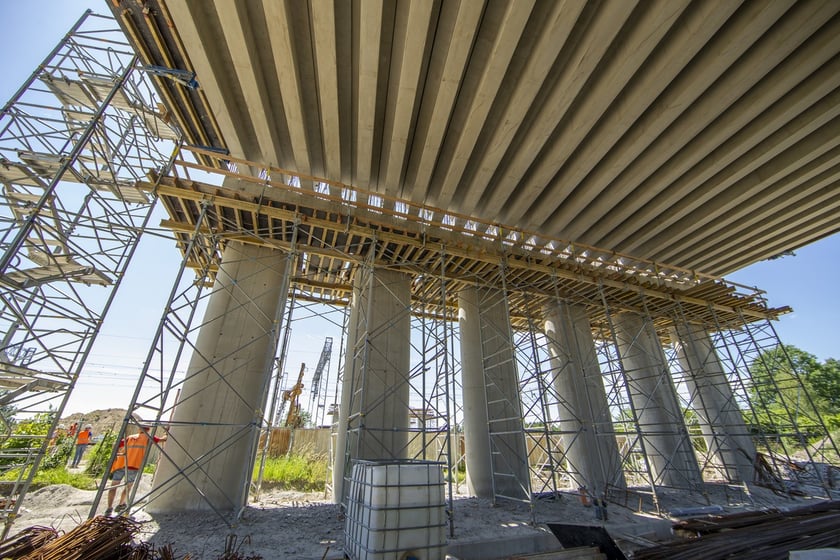 wiadukt kolejowy obwodnica Leśnicy