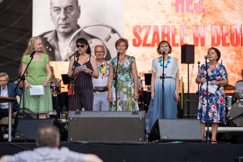 Koncert ?Hej szable w dłoń!? poświęcony Andrzejowi Waligórskiemu na Rynku we Wrocławiu, 26.06.2022 r.