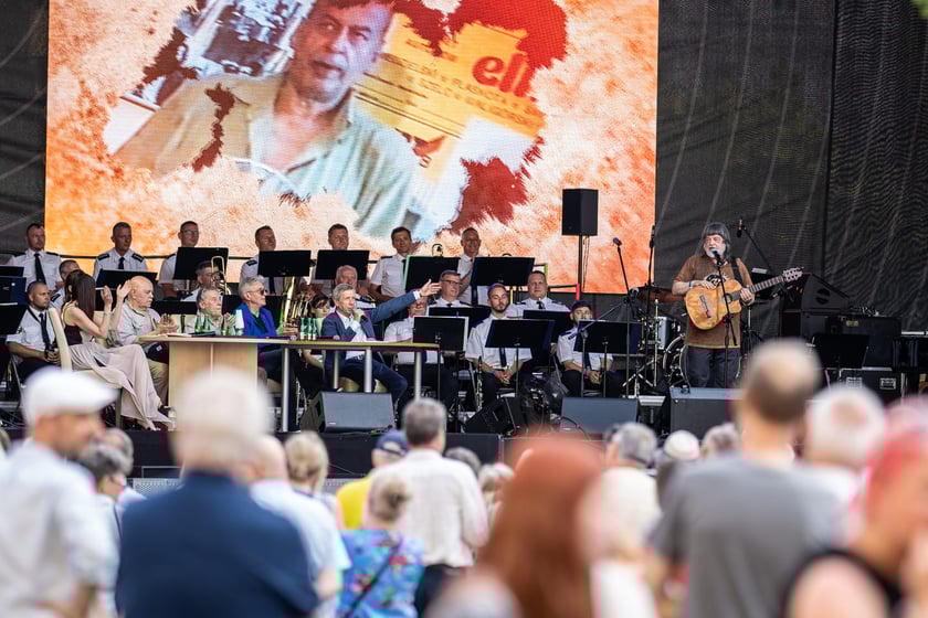 Koncert ?Hej szable w dłoń!? poświęcony Andrzejowi Waligórskiemu na Rynku we Wrocławiu, 26.06.2022 r.