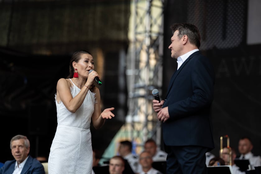 Koncert ?Hej szable w dłoń!? poświęcony Andrzejowi Waligórskiemu na Rynku we Wrocławiu, 26.06.2022 r.