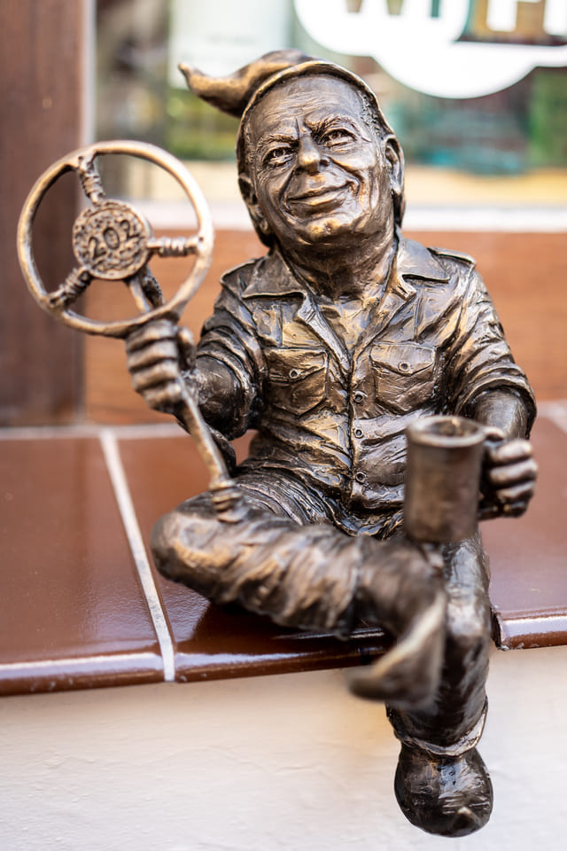 Wrocław pamięta o Andrzeju Waligórskim: tramwaj jego imienia i  wrocławski krasnal, 26.06.2022 r.