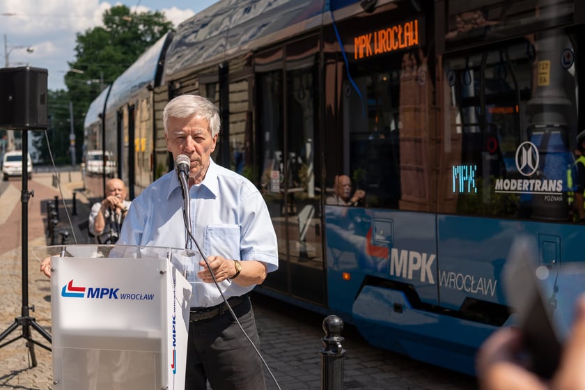 Wrocław pamięta o Andrzeju Waligórskim: tramwaj jego imienia i  wrocławski krasnal, 26.06.2022 r.